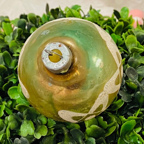 D14-Rare Vintage Faded Green & White 1970's Abstract Glass Christmas Ornament - Picture 4 of 6